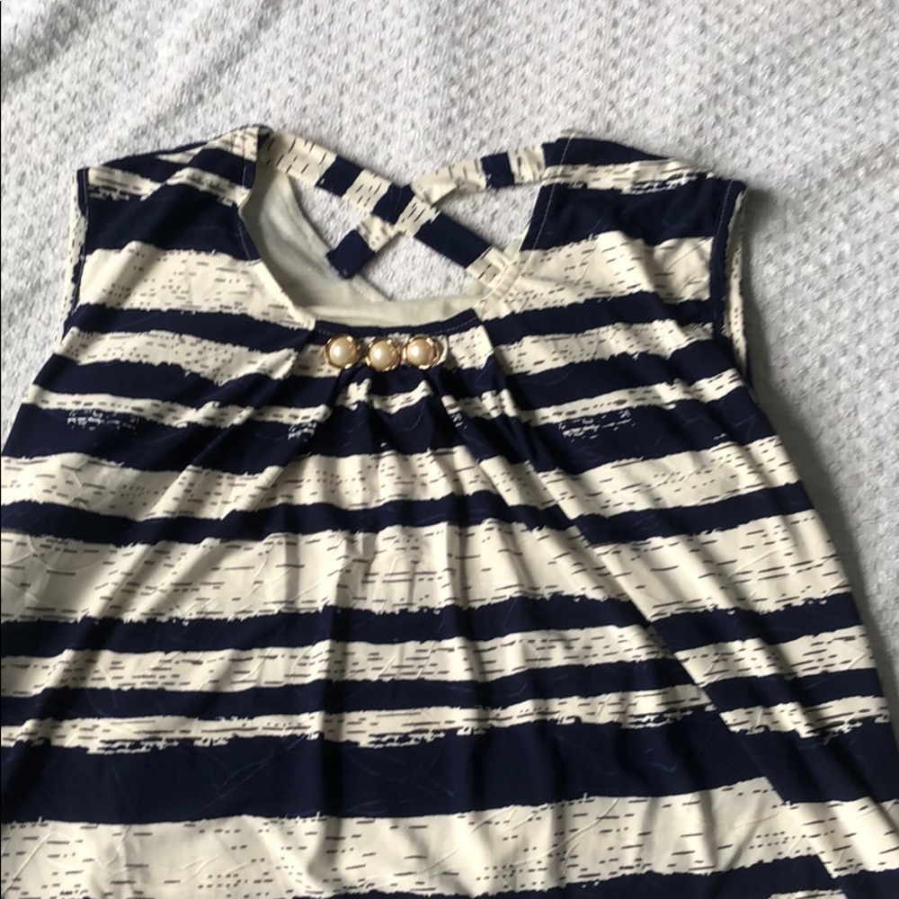 Women long sleeveless top